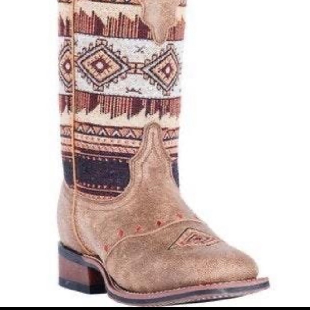 NWT Laredo Aztec Cowgirl Boots